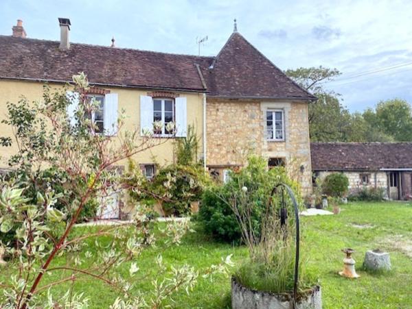 Propriete à vendre 6 pièces. 10 MN Sens (89)