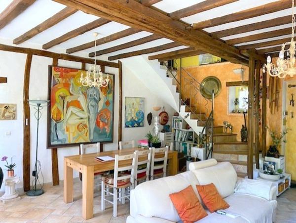 Propriete à vendre 6 pièces. 10 MN Sens (89)