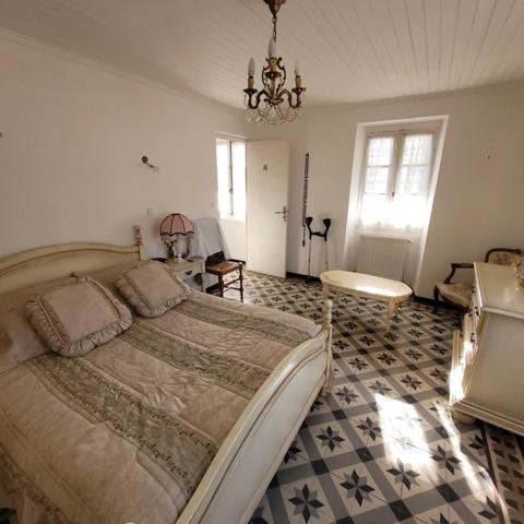 SAINT MARTIN DE VALGALGUES (30520), maison 4 chambres et bureau d'environ 148m² habitable sur une parcelle de 748m².