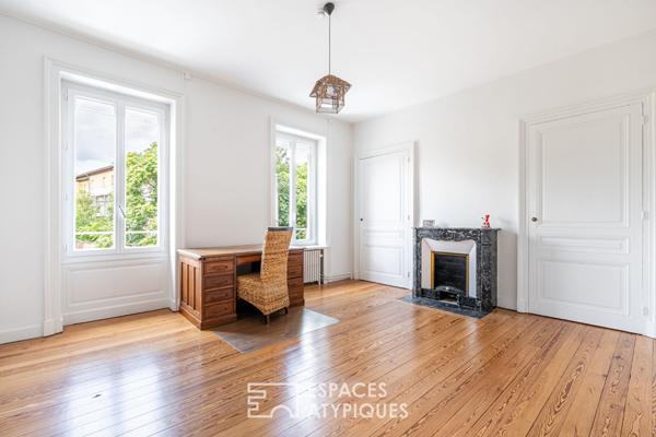 Maison de ville rénovée avec jardin et garage