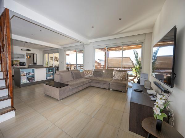 Ste Clotilde La Bretagne, villa T6/7 de 199m² sur terrain 471m² avec piscine ! Sainte-Clotilde (97490)