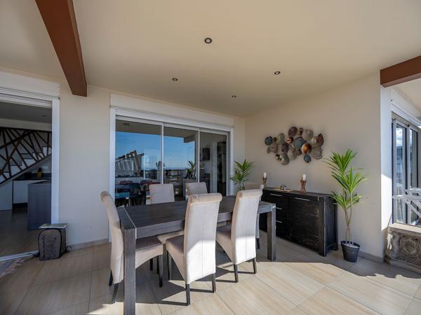 Ste Clotilde La Bretagne, villa T6/7 de 199m² sur terrain 471m² avec piscine ! Sainte-Clotilde (97490)