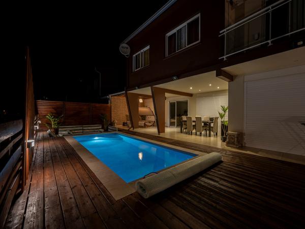 Ste Clotilde La Bretagne, villa T6/7 de 199m² sur terrain 471m² avec piscine ! Sainte-Clotilde (97490)