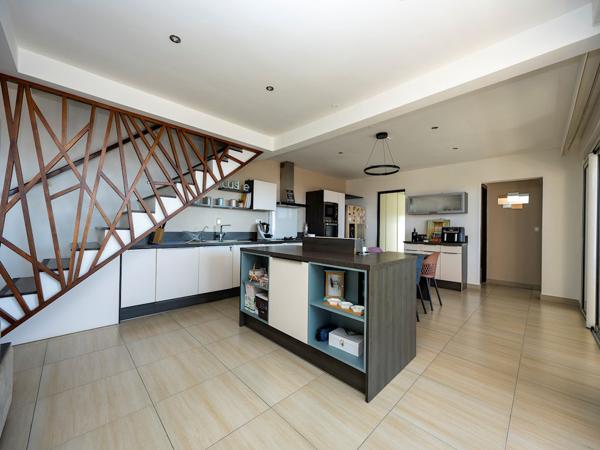 Ste Clotilde La Bretagne, villa T6/7 de 199m² sur terrain 471m² avec piscine ! Sainte-Clotilde (97490)