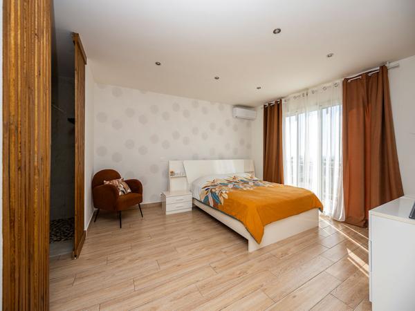 Ste Clotilde La Bretagne, villa T6/7 de 199m² sur terrain 471m² avec piscine ! Sainte-Clotilde (97490)