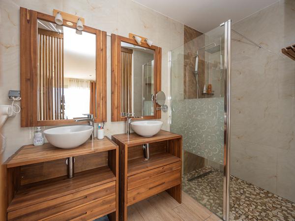 Ste Clotilde La Bretagne, villa T6/7 de 199m² sur terrain 471m² avec piscine ! Sainte-Clotilde (97490)