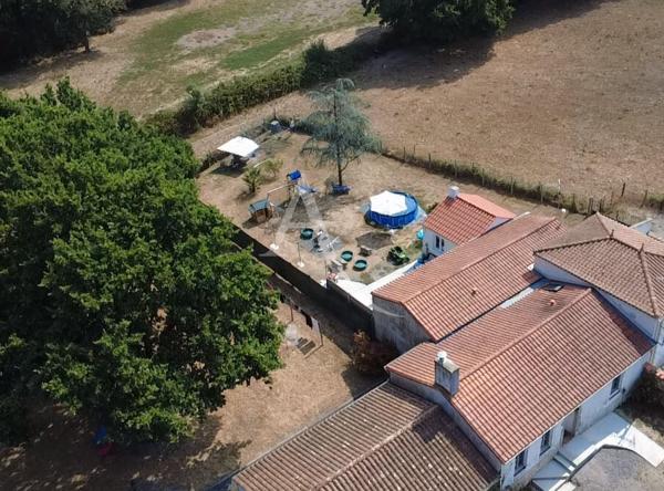 Maison Saint Julien Des Landes 5 pièce(s)