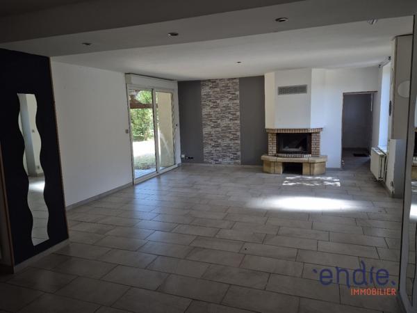 Longère type F4 avec Jardin de 600m² .proche centre ville!