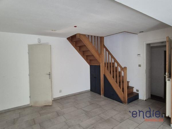 Longère type F4 avec Jardin de 600m² .proche centre ville!