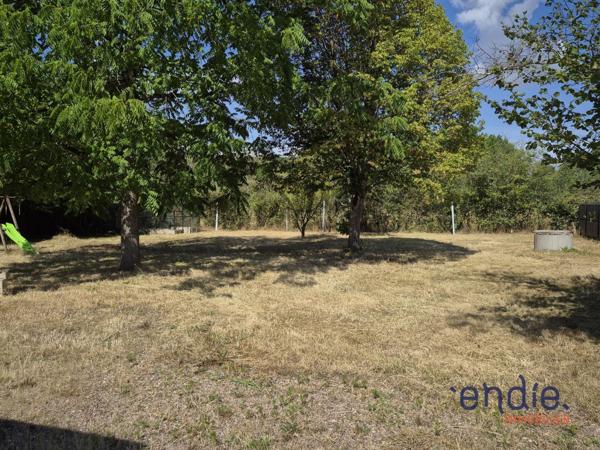 Longère type F4 avec Jardin de 600m² .proche centre ville!
