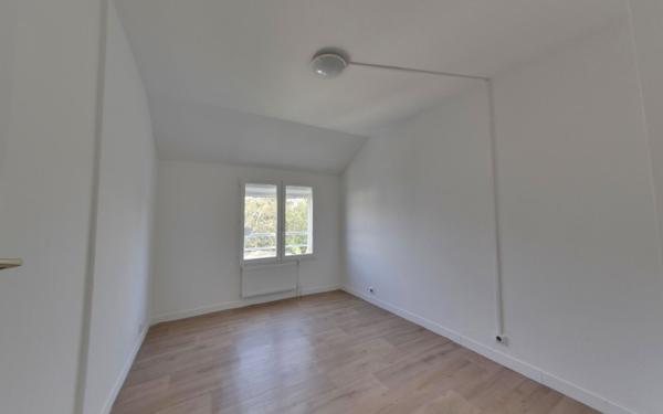 Appartement à vendre    4 pièces • 80,67 m2 Aulnay-sous-Bois