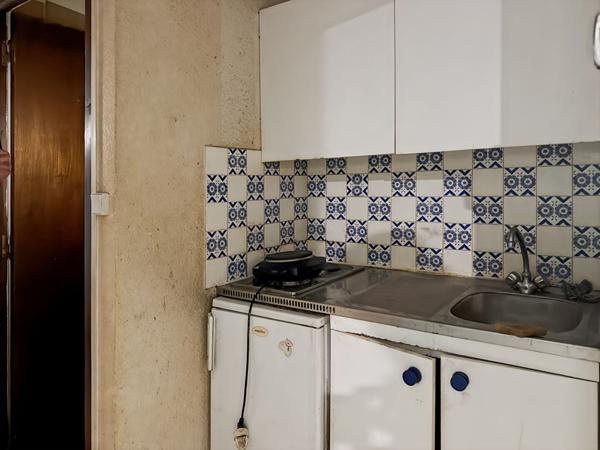 Studio quartier Saint Genès à rafraichir