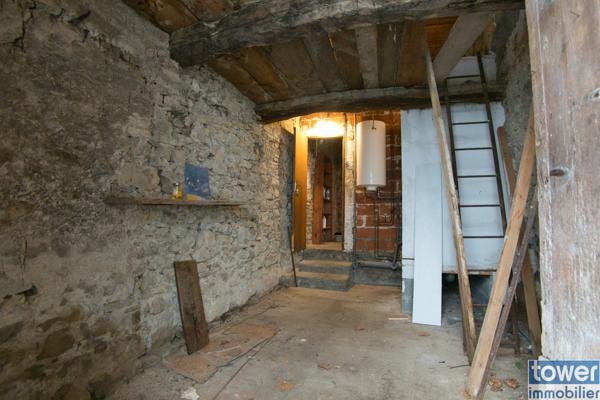 Maison de village
                                                                                                                                                                                                                                                                                                                        7 pièce(s)                                                                                                                                                                                                          5 chambre(s)                                                                                                                                                                                                          119  m²
