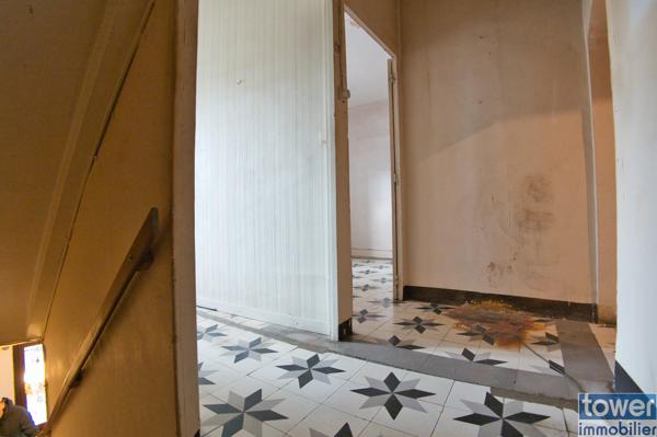 Maison de village
                                                                                                                                                                                                                                                                                                                        7 pièce(s)                                                                                                                                                                                                          5 chambre(s)                                                                                                                                                                                                          119  m²