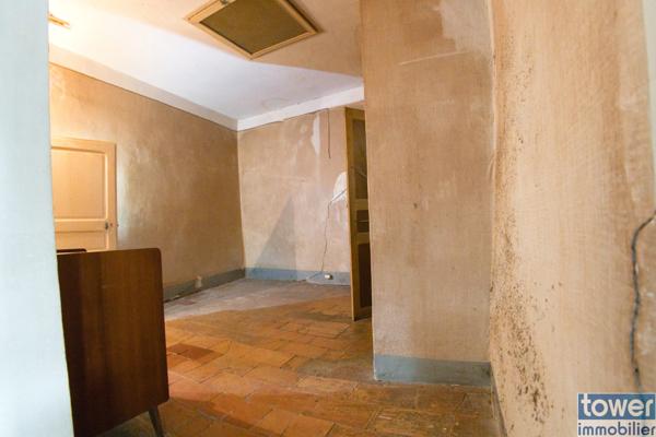 Maison de village
                                                                                                                                                                                                                                                                                                                        7 pièce(s)                                                                                                                                                                                                          5 chambre(s)                                                                                                                                                                                                          119  m²