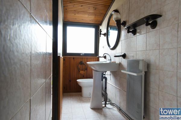 Maison de village
                                                                                                                                                                                                                                                                                                                        7 pièce(s)                                                                                                                                                                                                          5 chambre(s)                                                                                                                                                                                                          119  m²