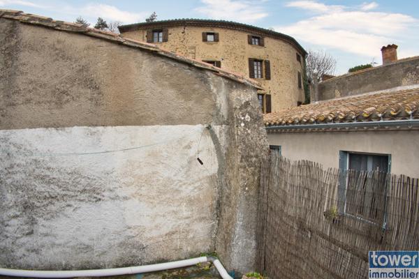 Maison de village
                                                                                                                                                                                                                                                                                                                        7 pièce(s)                                                                                                                                                                                                          5 chambre(s)                                                                                                                                                                                                          119  m²