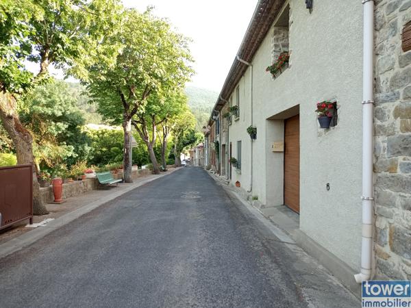 Maison de village
                                                                                                                                                                                                                                                                                                                        7 pièce(s)                                                                                                                                                                                                          5 chambre(s)                                                                                                                                                                                                          119  m²