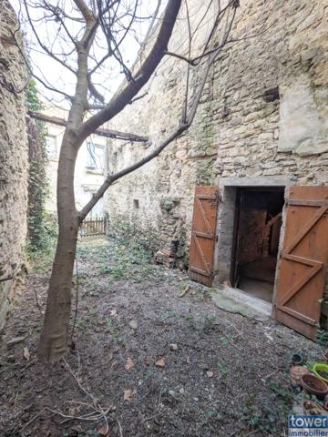 Maison de village
                                                                                                                                                                                                                                                                                                                        7 pièce(s)                                                                                                                                                                                                          5 chambre(s)                                                                                                                                                                                                          119  m²