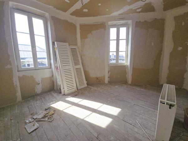 Immeuble en monopropriété idéalement situé à proximité du centre-ville de Moulins.