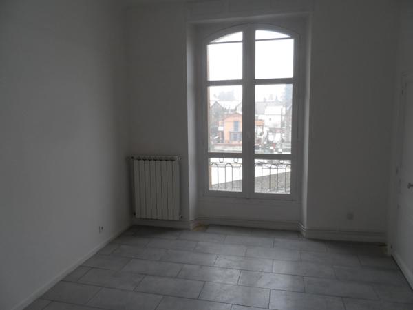 Appartement à vendre 5 pièces NERIS LES BAINS (03)