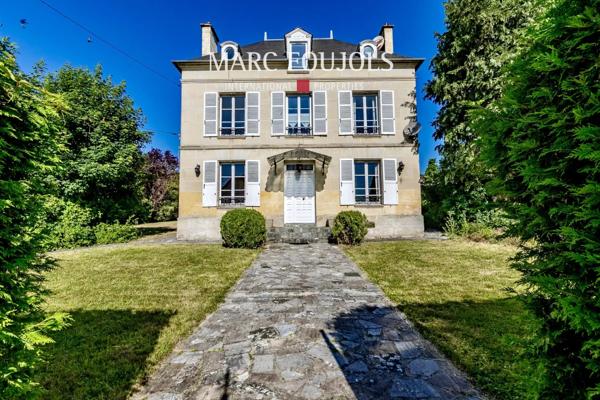 Maison de Maître – Jardin clos de murs