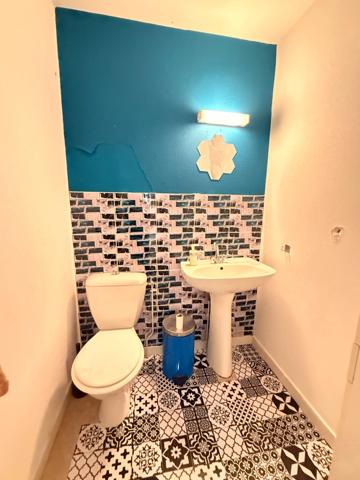 EN EXCLUSIVITE ! Maison en pierres de 141m², 3 chambres, garage double sur terrain de 1633m² 139 900 €