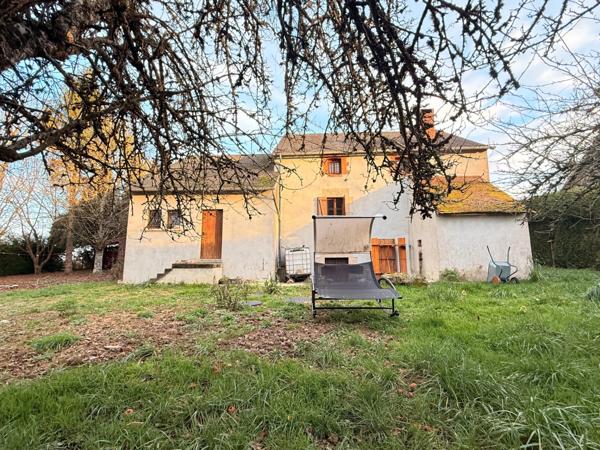 EN EXCLUSIVITE ! Maison en pierres de 141m², 3 chambres, garage double sur terrain de 1633m² 139 900 €