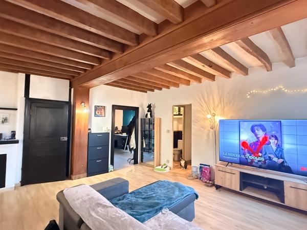 EN EXCLUSIVITE ! Maison en pierres de 141m², 3 chambres, garage double sur terrain de 1633m² 139 900 €