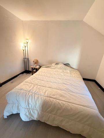 EN EXCLUSIVITE ! Maison en pierres de 141m², 3 chambres, garage double sur terrain de 1633m² 139 900 €