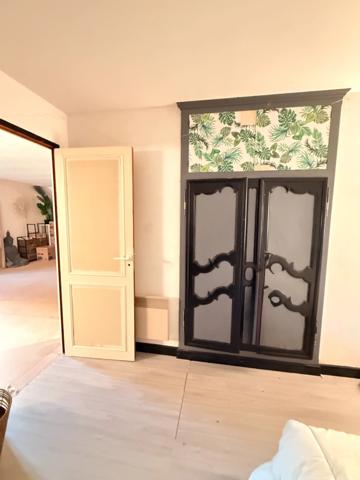 EN EXCLUSIVITE ! Maison en pierres de 141m², 3 chambres, garage double sur terrain de 1633m² 139 900 €