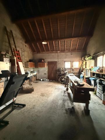 EN EXCLUSIVITE ! Maison en pierres de 141m², 3 chambres, garage double sur terrain de 1633m² 139 900 €