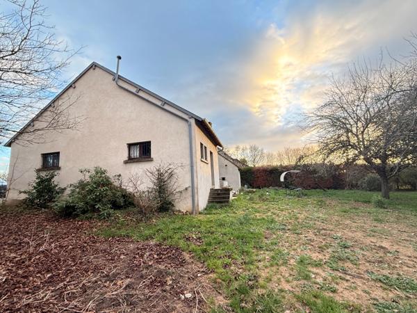 EN EXCLUSIVITE ! Maison en pierres de 141m², 3 chambres, garage double sur terrain de 1633m² 139 900 €