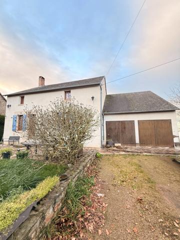 EN EXCLUSIVITE ! Maison en pierres de 141m², 3 chambres, garage double sur terrain de 1633m² 139 900 €