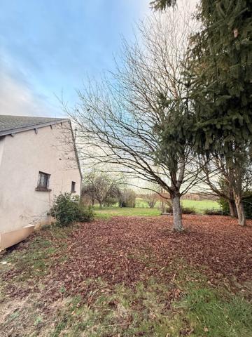 EN EXCLUSIVITE ! Maison en pierres de 141m², 3 chambres, garage double sur terrain de 1633m² 139 900 €