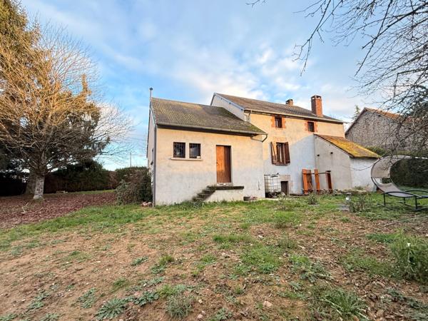 EN EXCLUSIVITE ! Maison en pierres de 141m², 3 chambres, garage double sur terrain de 1633m² 139 900 €