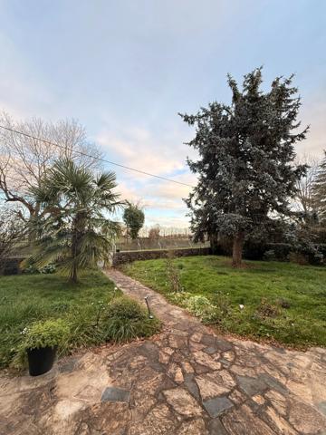 EN EXCLUSIVITE ! Maison en pierres de 141m², 3 chambres, garage double sur terrain de 1633m² 139 900 €