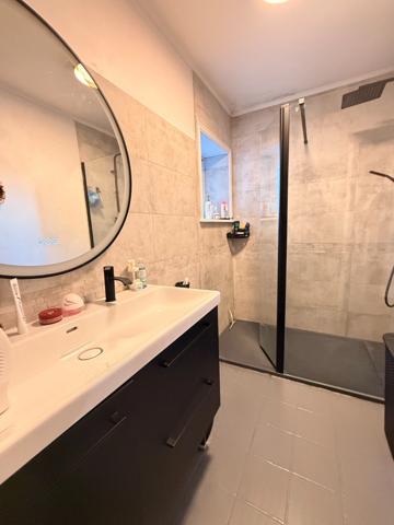 EN EXCLUSIVITE ! Maison en pierres de 141m², 3 chambres, garage double sur terrain de 1633m² 139 900 €