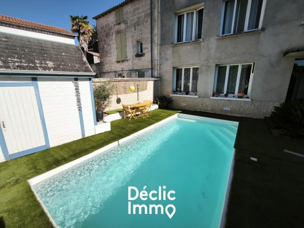 Vente maison de caractère Niort, 192m² 6 pièces 344 850€ avec piscine