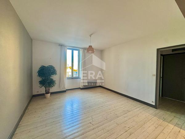 RARE - BEL APPARTEMENT PLEIN CENTRE MORNAC SUR SEUDRE