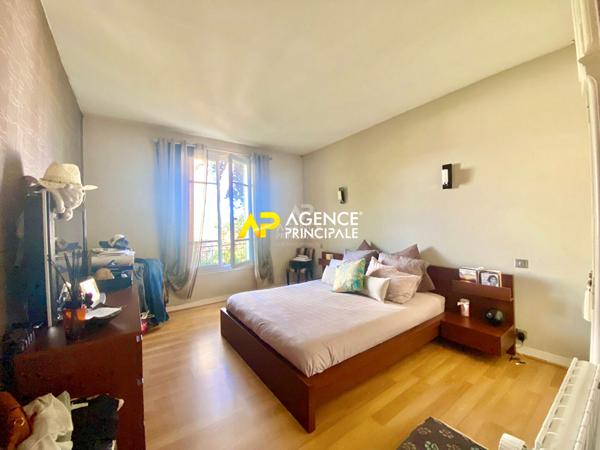 Sartrouville - La Croix Blanche - Maison 6 pièces 115 m² avec garage 620 000 € **  - Référence  9588