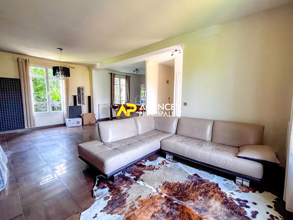 Sartrouville - La Croix Blanche - Maison 6 pièces 115 m² avec garage 620 000 € **  - Référence  9588
