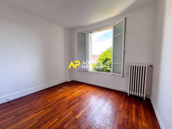 Sartrouville - La Croix Blanche - Maison 6 pièces 115 m² avec garage 620 000 € **  - Référence  9588