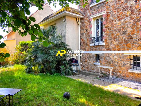Sartrouville - La Croix Blanche - Maison 6 pièces 115 m² avec garage 620 000 € **  - Référence  9588