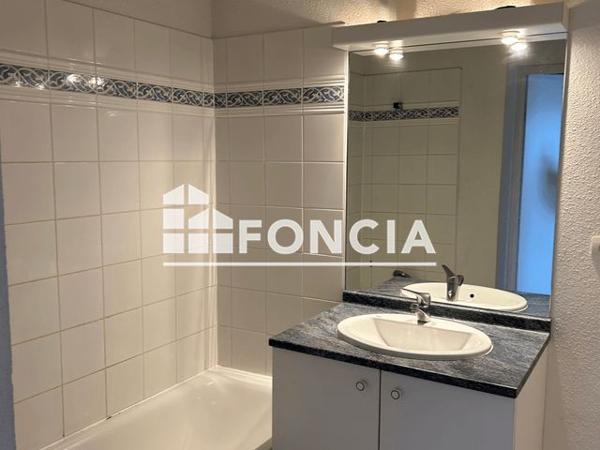 Location Appartement 3 pièces 61.64 m² - 2 RUE ROUX Tarbes 65000