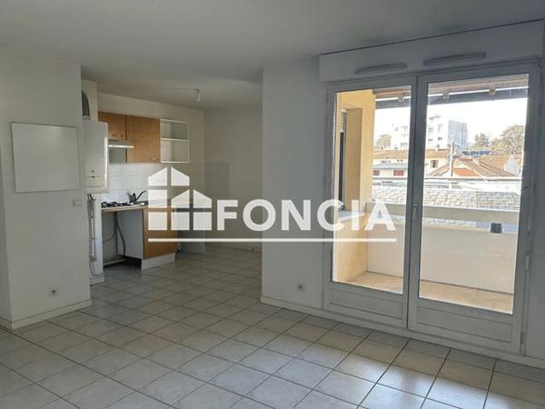 Location Appartement 3 pièces 61.64 m² - 2 RUE ROUX Tarbes 65000