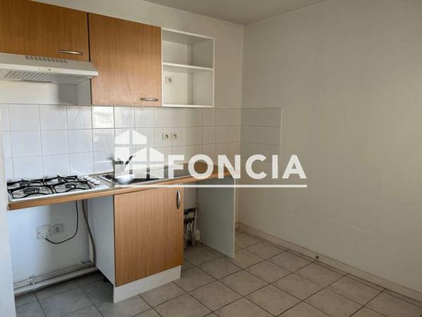 Location Appartement 3 pièces 61.64 m² - 2 RUE ROUX Tarbes 65000