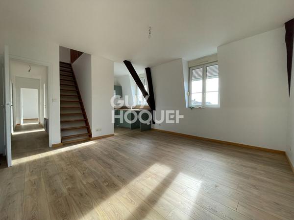 Centre de ville de VERNEUIL, duplex refait à neuf