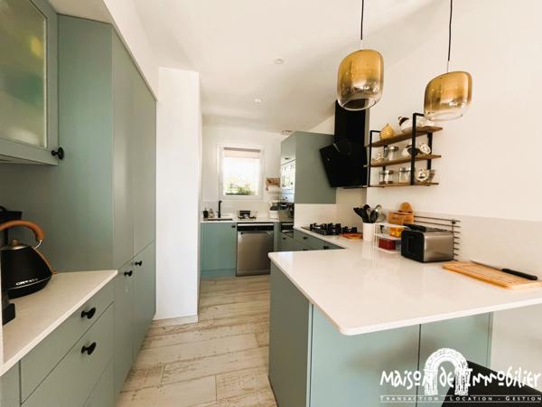 Vente VILLA VUE MER - PROCHE ROYAN - 7 PIECES - PISCINE - JARDIN