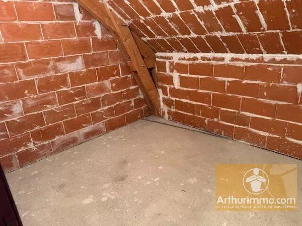 Vente                                                      Maison
                        
                     5 pièces                      140 m2                     à Montrozier